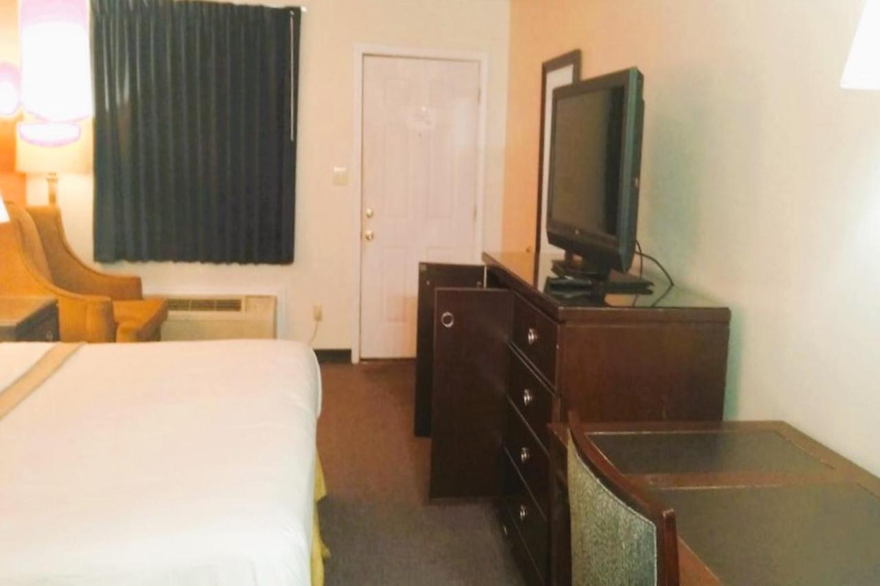 Oyo Hotel Mcintyre Ga, Us 441 Eksteriør billede